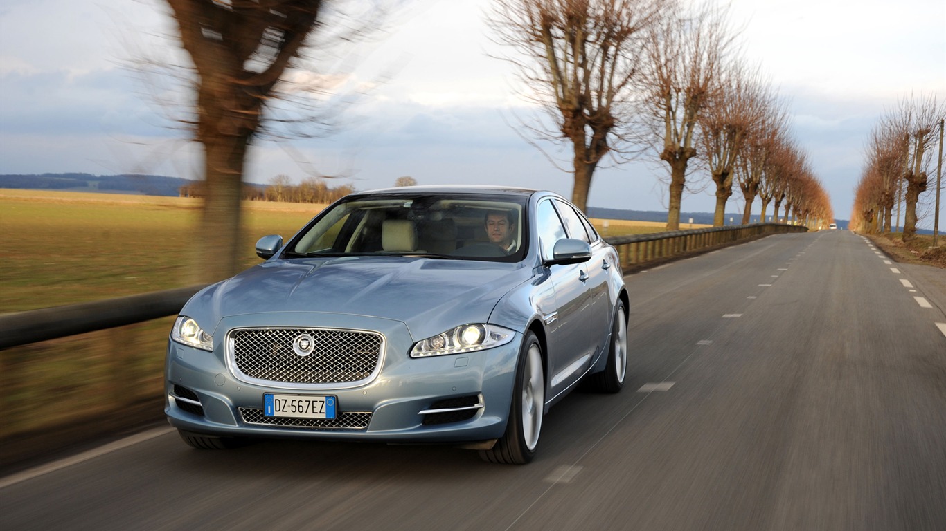 Jaguar XJL - 2010 fonds d'écran HD #10 - 1366x768