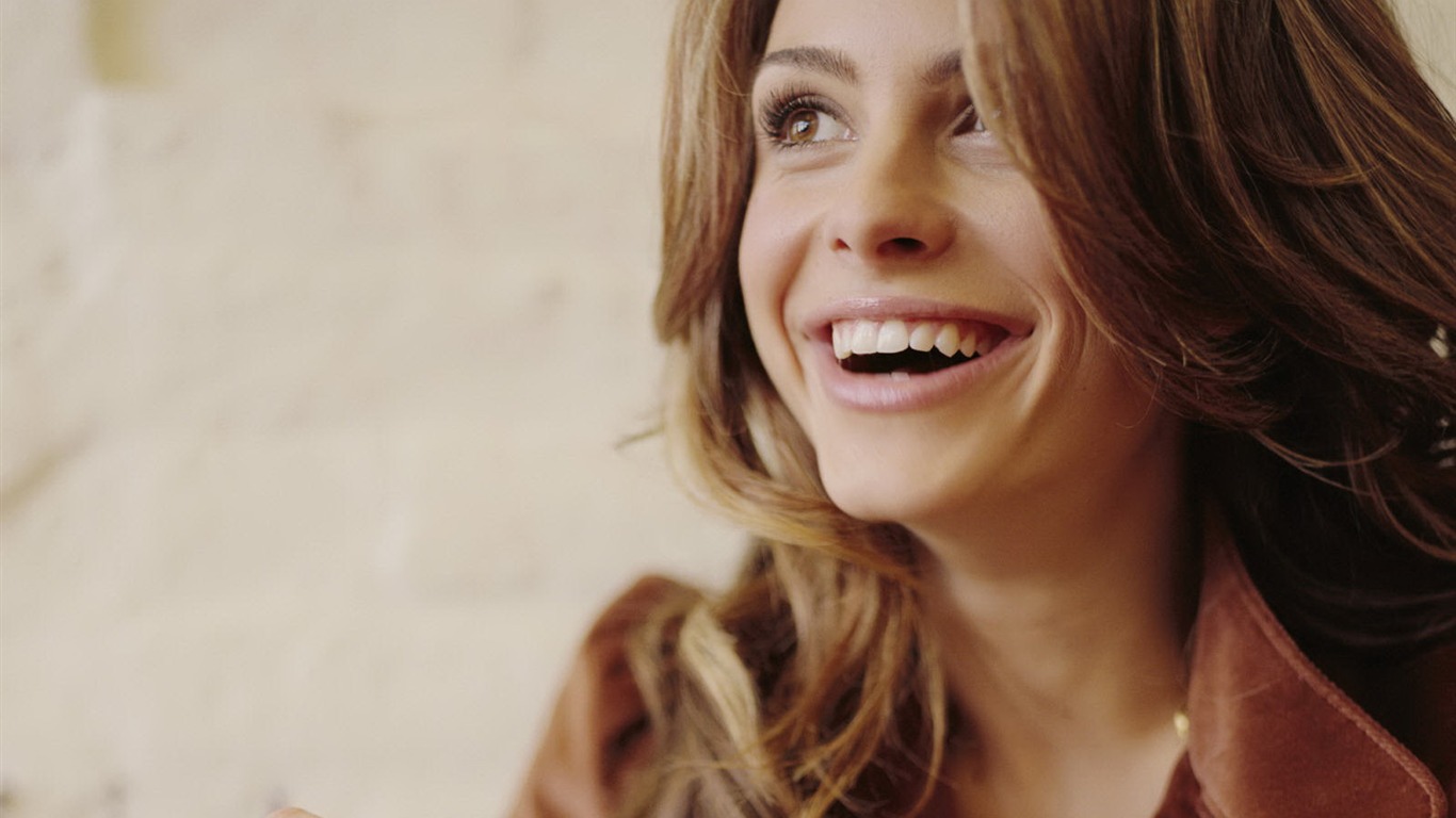 Maria Menounos schöne Tapete #12 - 1366x768