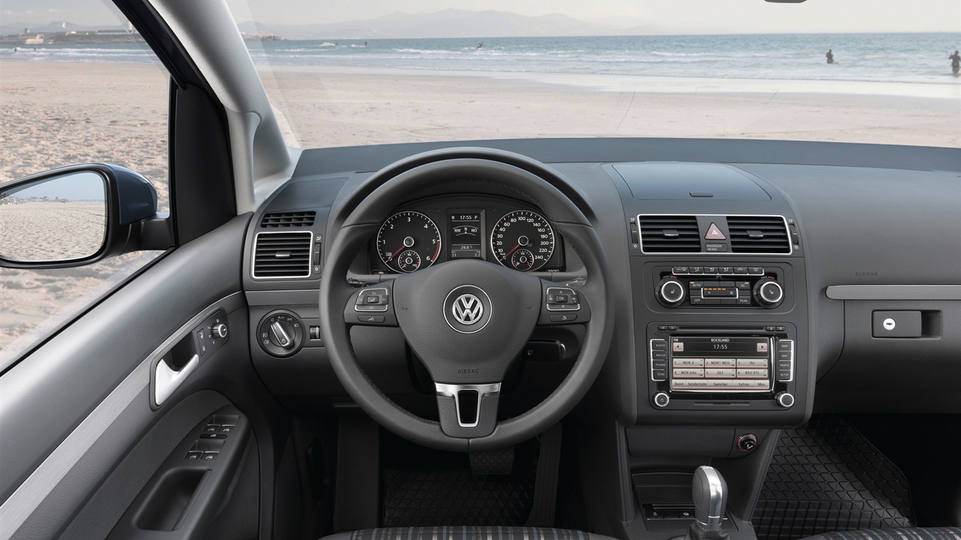 Volkswagen CrossTouran - 2010 fonds d'écran HD #14 - 1366x768