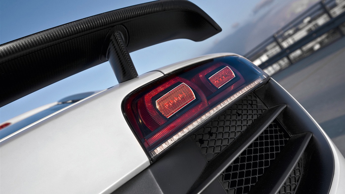 Audi R8 GT - 2010 HD wallpaper #6 - 1366x768