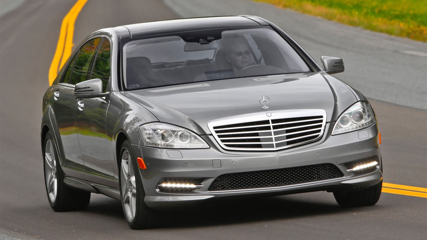 Mercedes-Benz S550 - 2010 fonds d'écran HD #1 - 1366x768