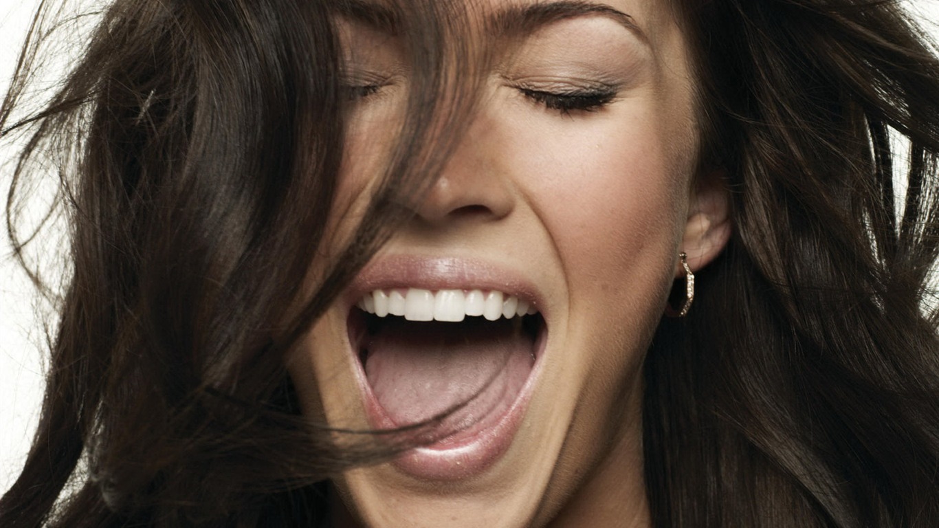 Megan Fox krásnou tapetu (2) #17 - 1366x768