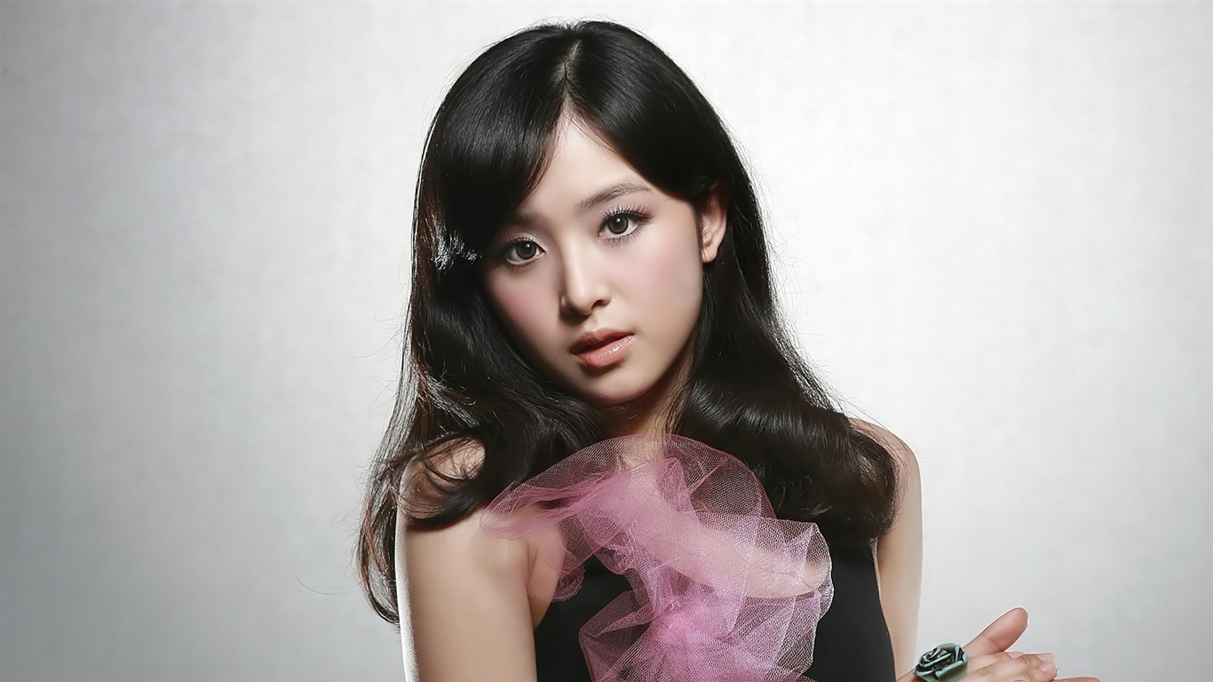 張含韻 美女壁紙 #9 - 1366x768