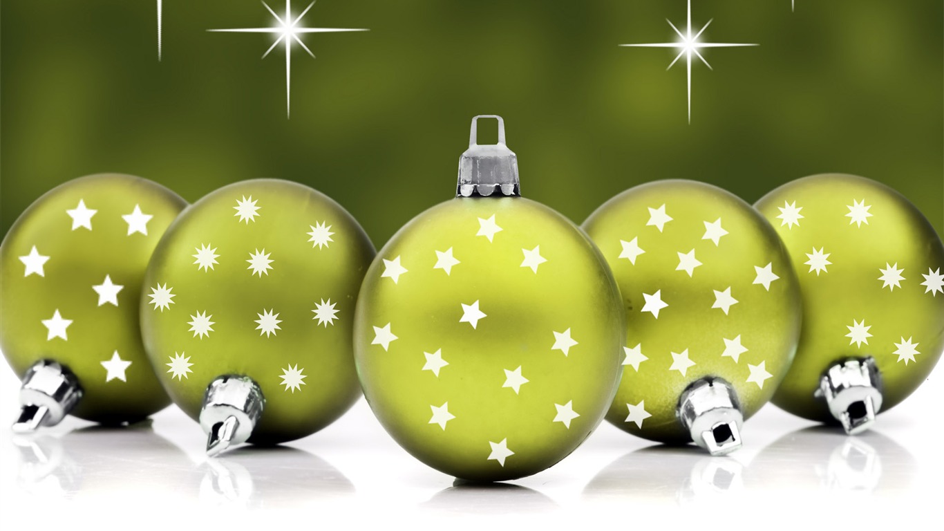 Christmas balls wallpaper (1) #19 - 1366x768