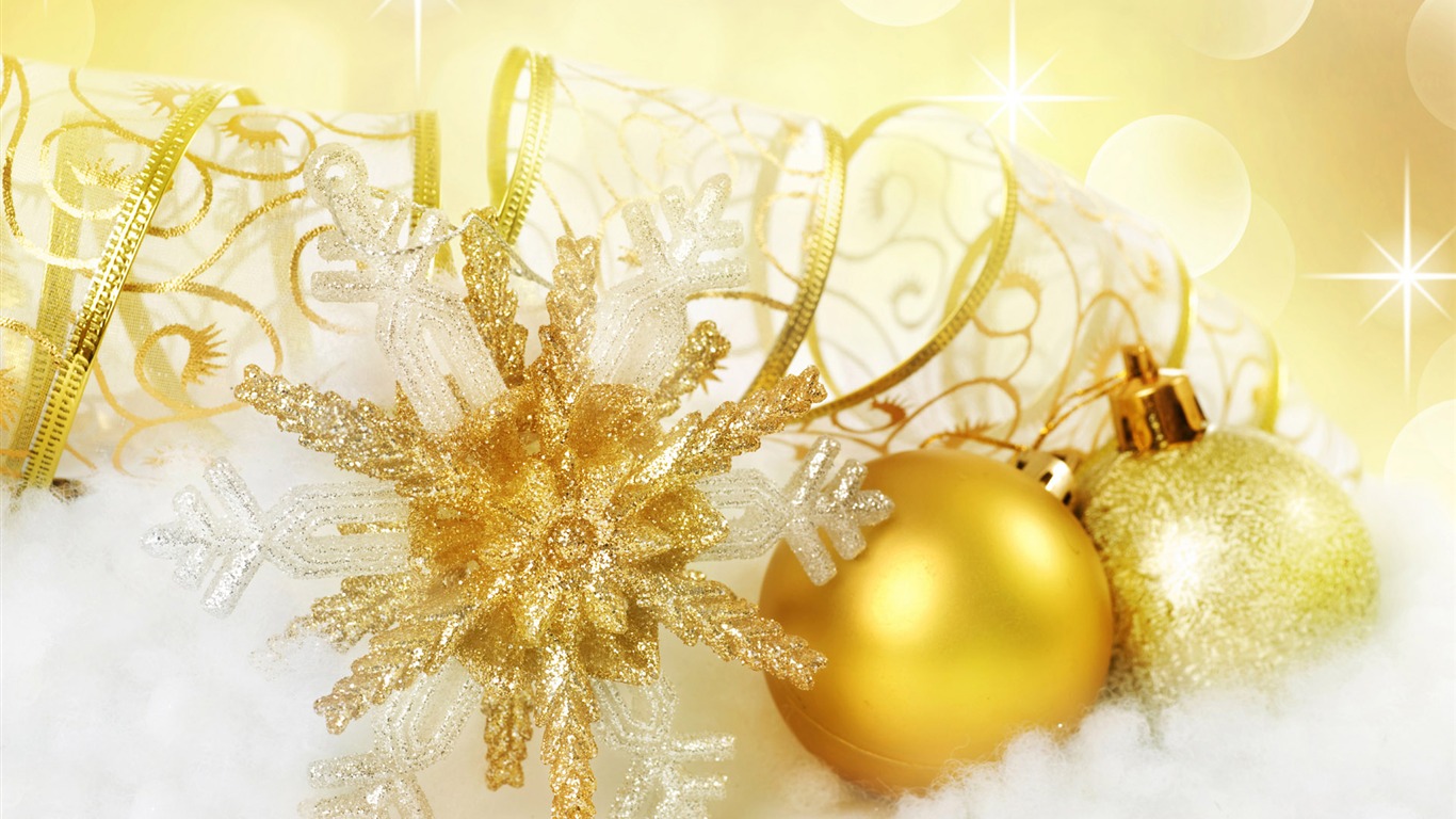 Christmas balls wallpaper (2) #12 - 1366x768