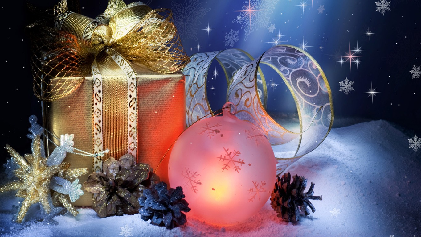 Christmas balls wallpaper (3) #14 - 1366x768