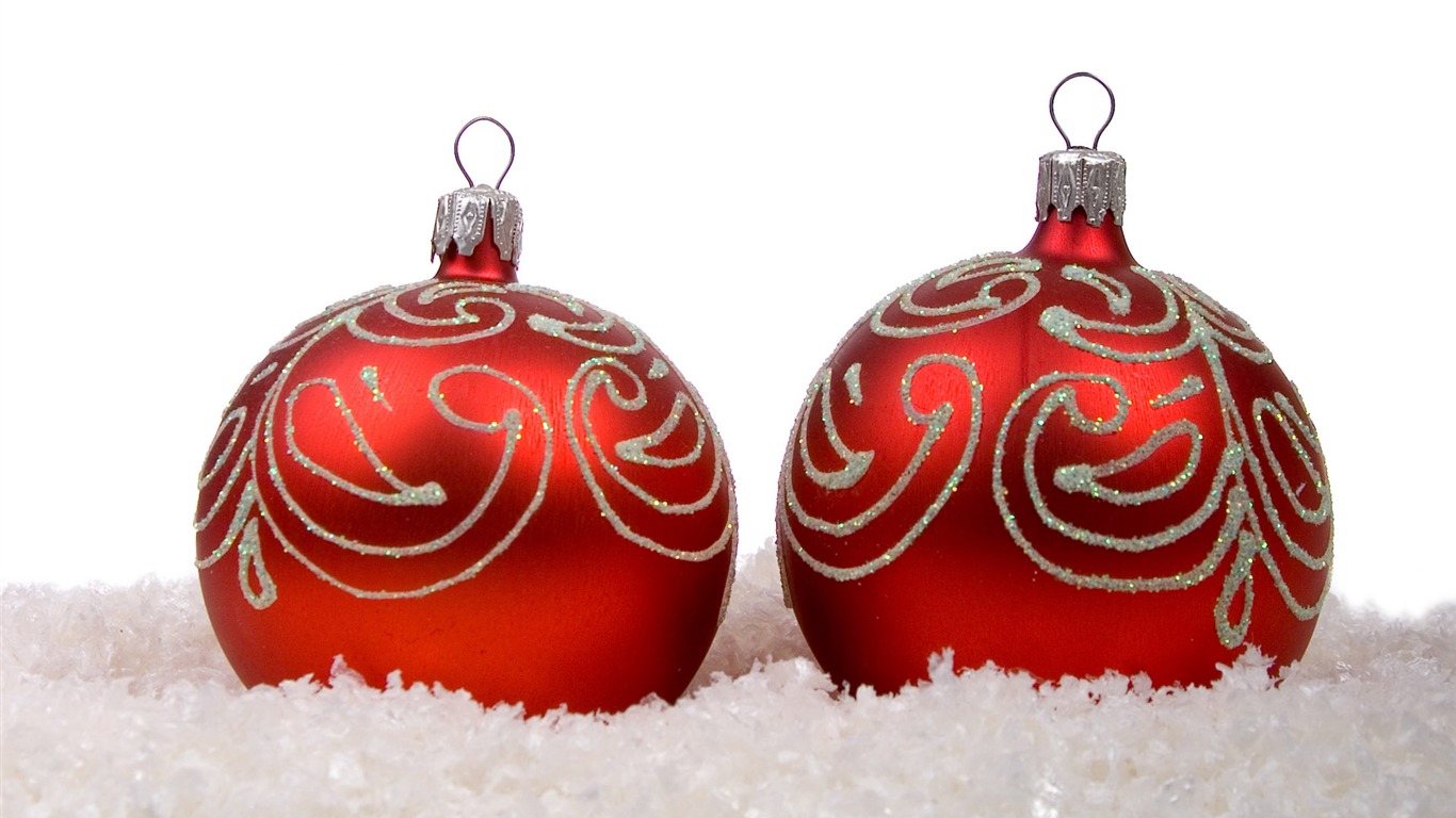 Christmas balls wallpaper (3) #15 - 1366x768