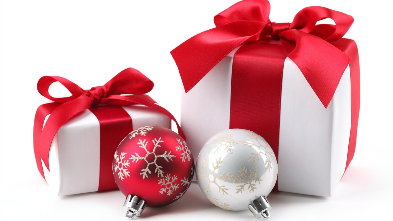 Christmas balls wallpaper (3) #17 - 1366x768