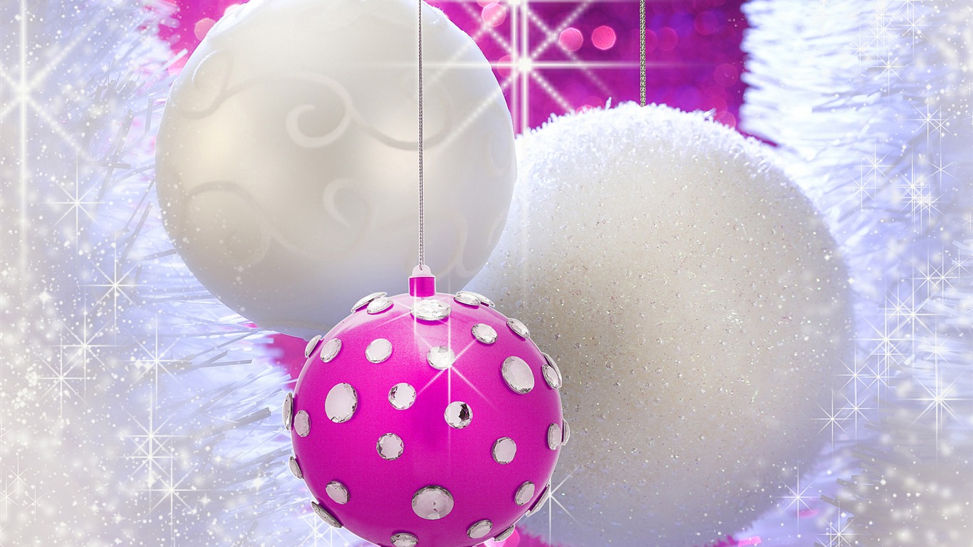 Christmas balls wallpaper (4) #19 - 1366x768