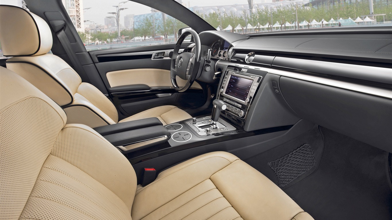 Volkswagen Phaeton W12 dlouhý rozvor - 2010 HD tapetu #17 - 1366x768