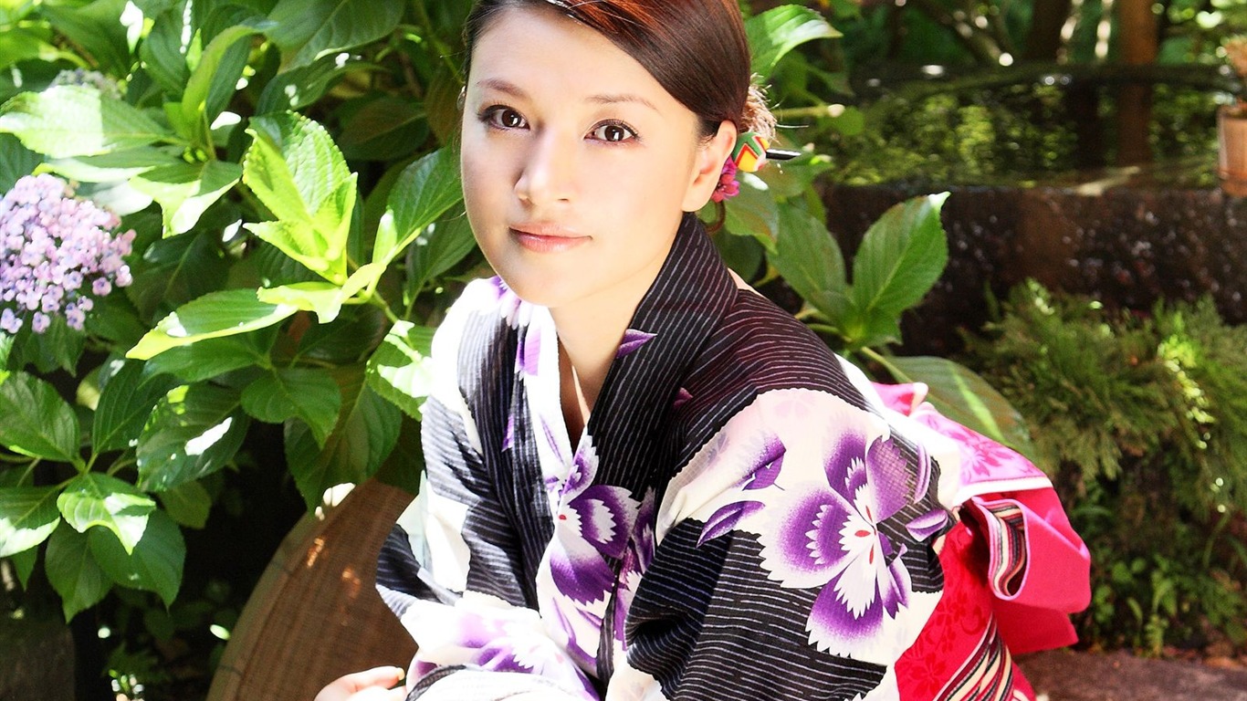 Shimazaki Wakako krásnou tapetu #1 - 1366x768