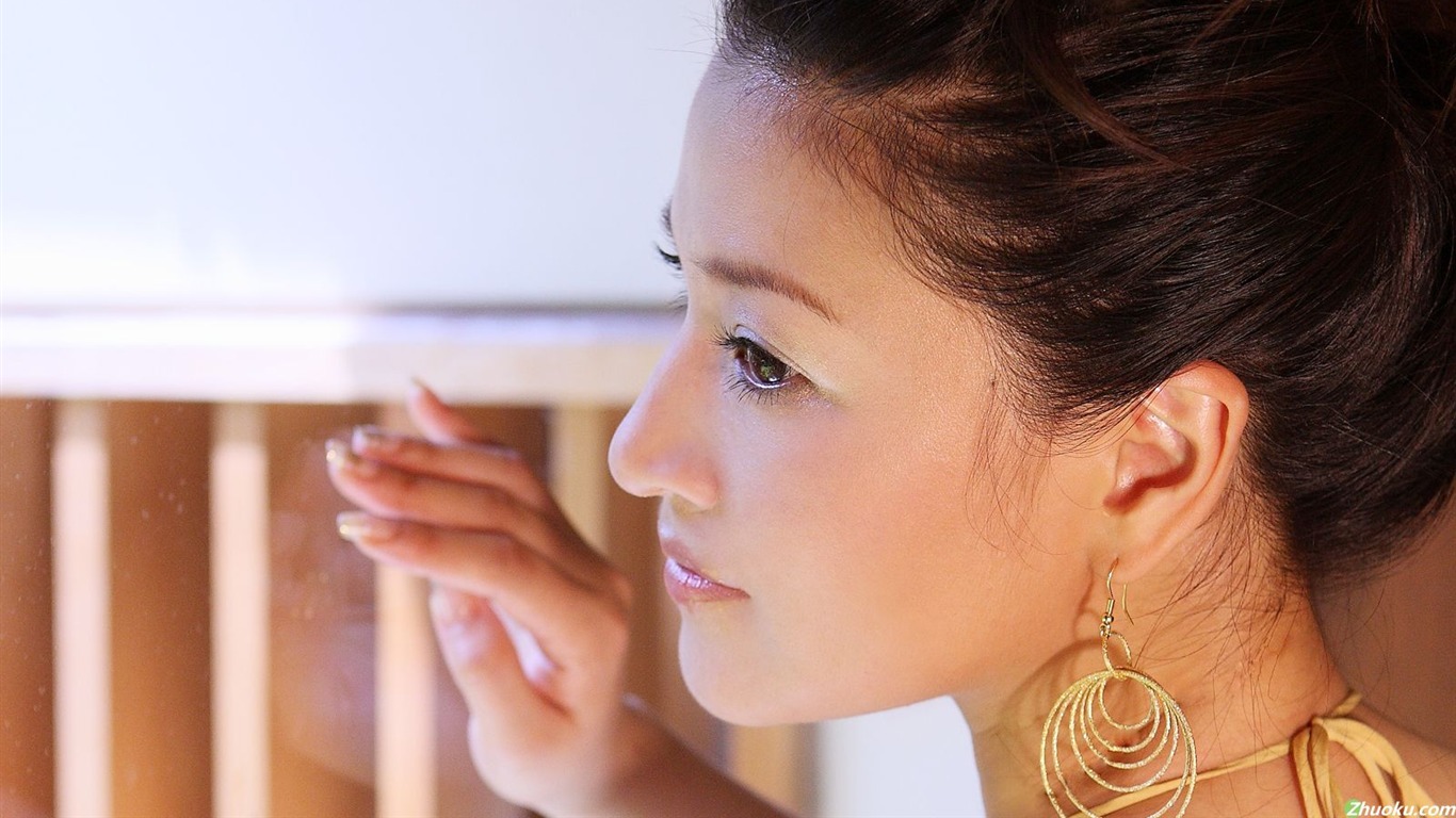 Shimazaki Wakako krásnou tapetu #4 - 1366x768
