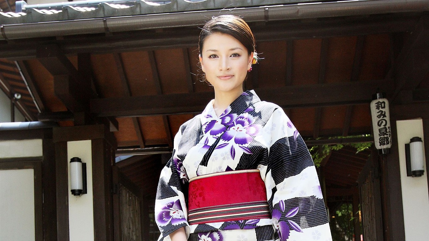 Shimazaki Wakako krásnou tapetu #11 - 1366x768