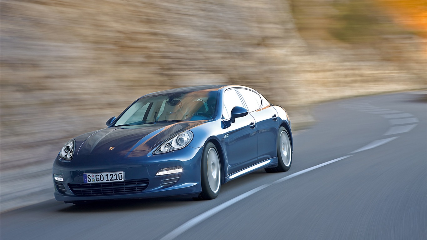 Porsche Panamera 4S - 2009 HD tapetu #2 - 1366x768