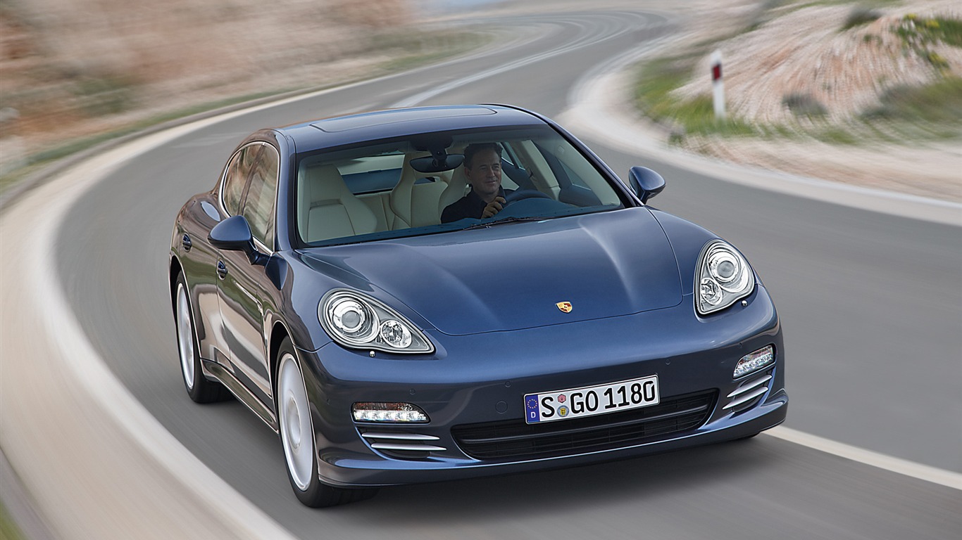 Porsche Panamera 4S - 2009 HD wallpaper #3 - 1366x768