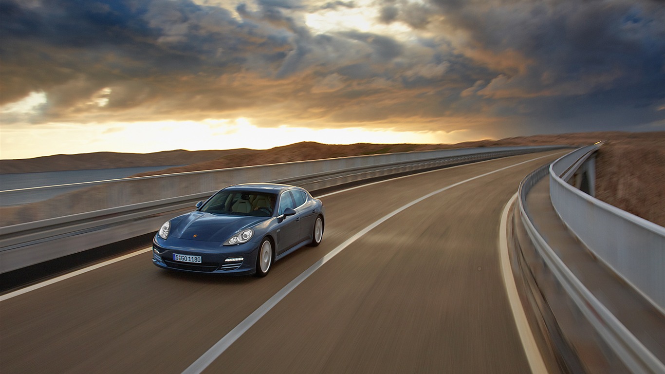 Porsche Panamera 4S - 2009 HD tapetu #12 - 1366x768