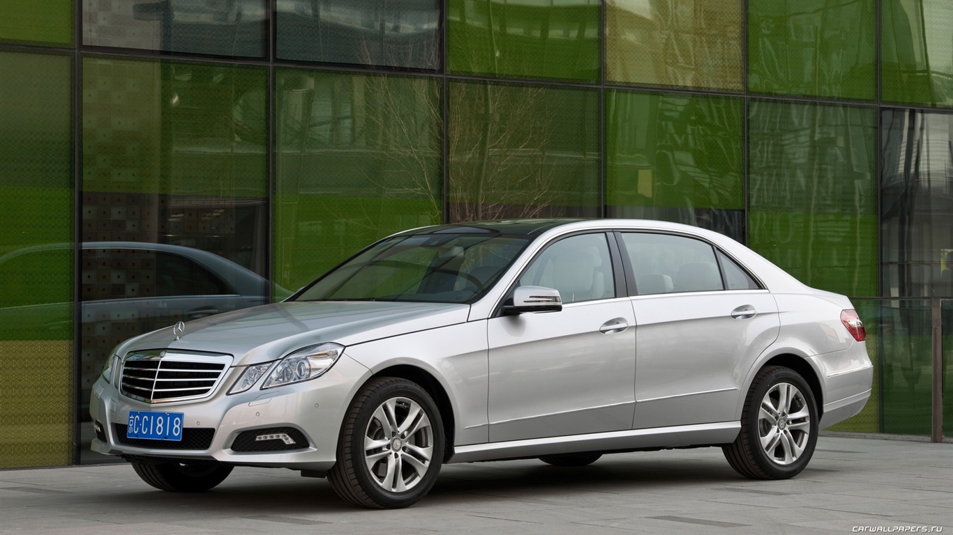 Mercedes-Benz E-Class Long Version - 2010 奔驰4 - 1366x768