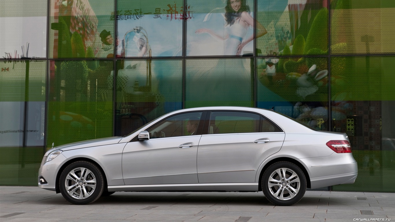 Mercedes-Benz E-Class Long Version - 2010 奔驰6 - 1366x768