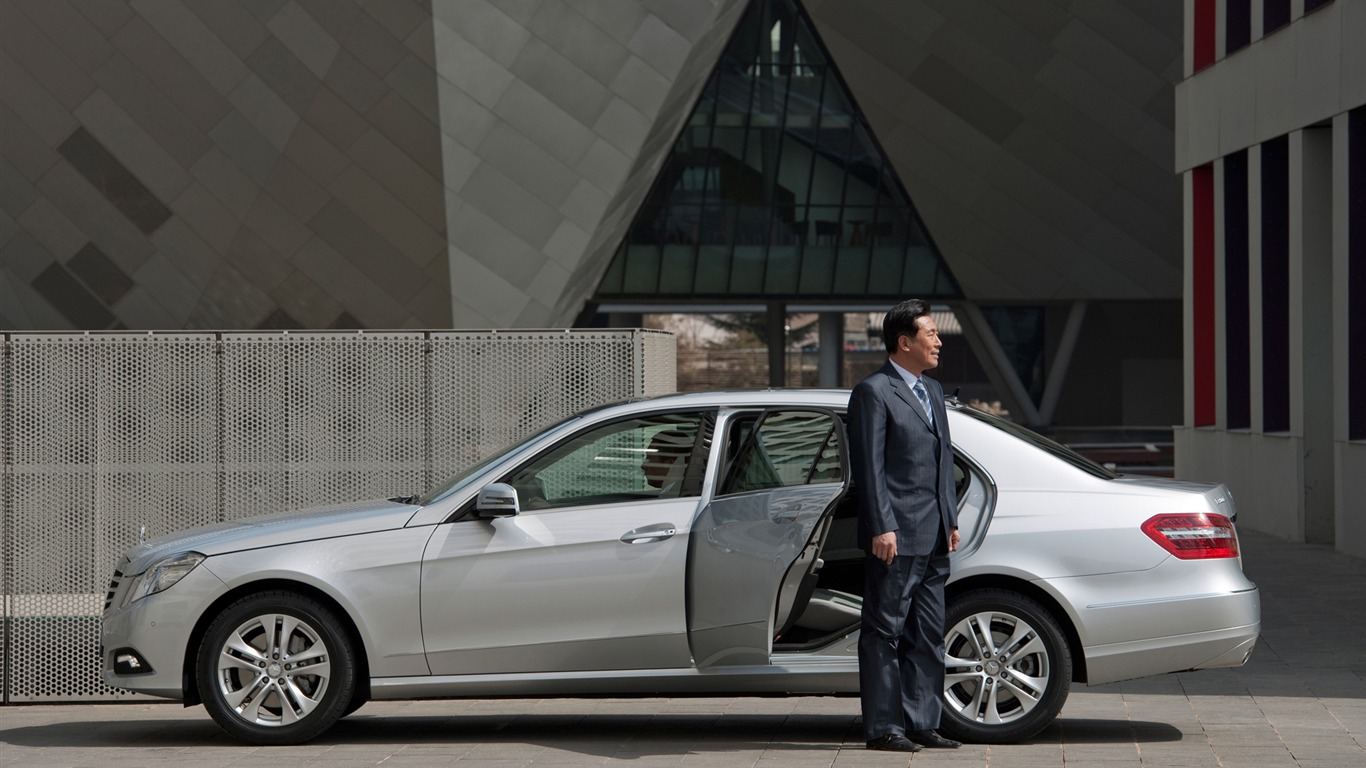 Mercedes-Benz E-Class Long Version - 2010 奔馳 #8 - 1366x768