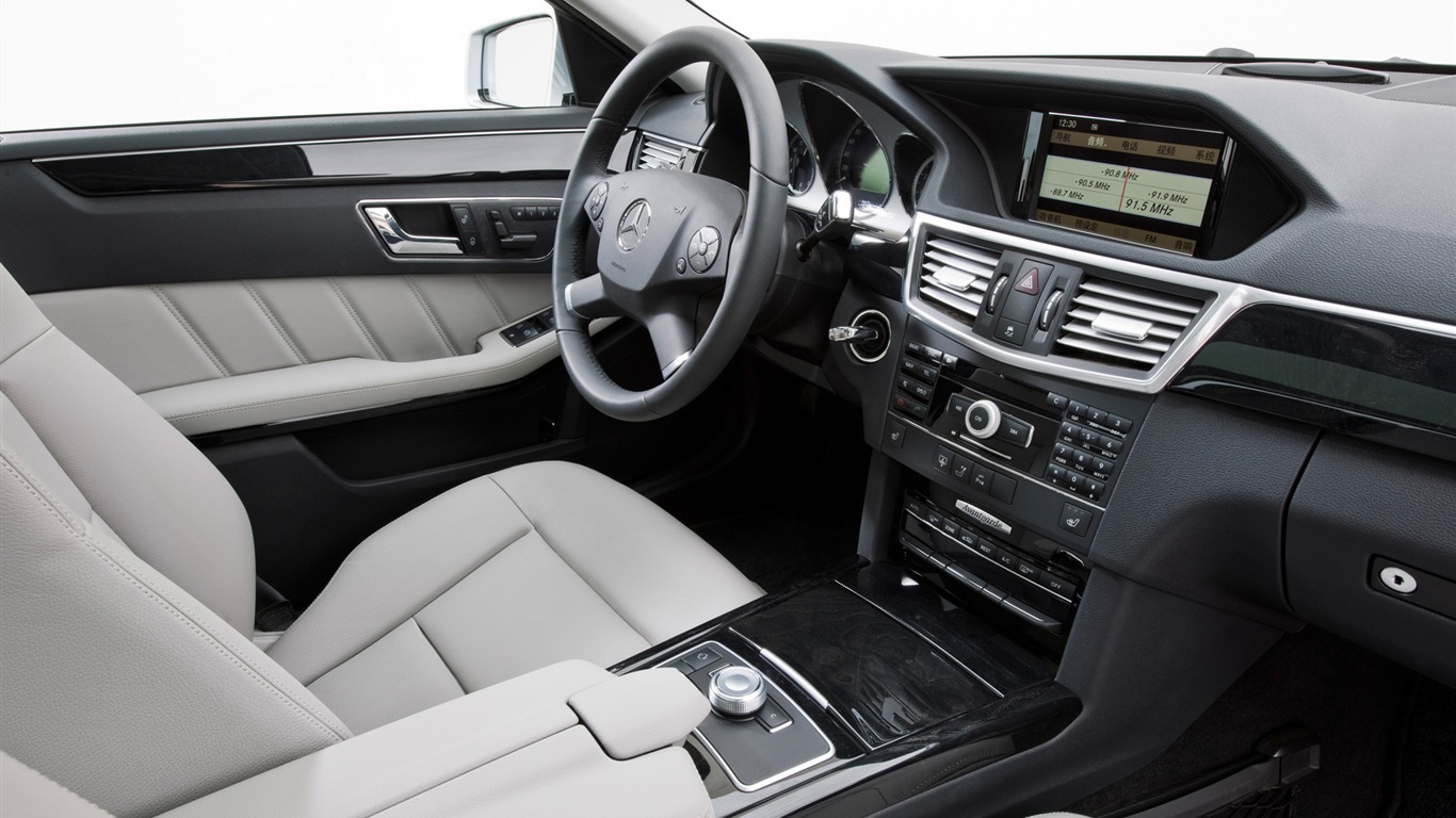 Mercedes-Benz E-Class Long Version - 2010 奔馳 #13 - 1366x768