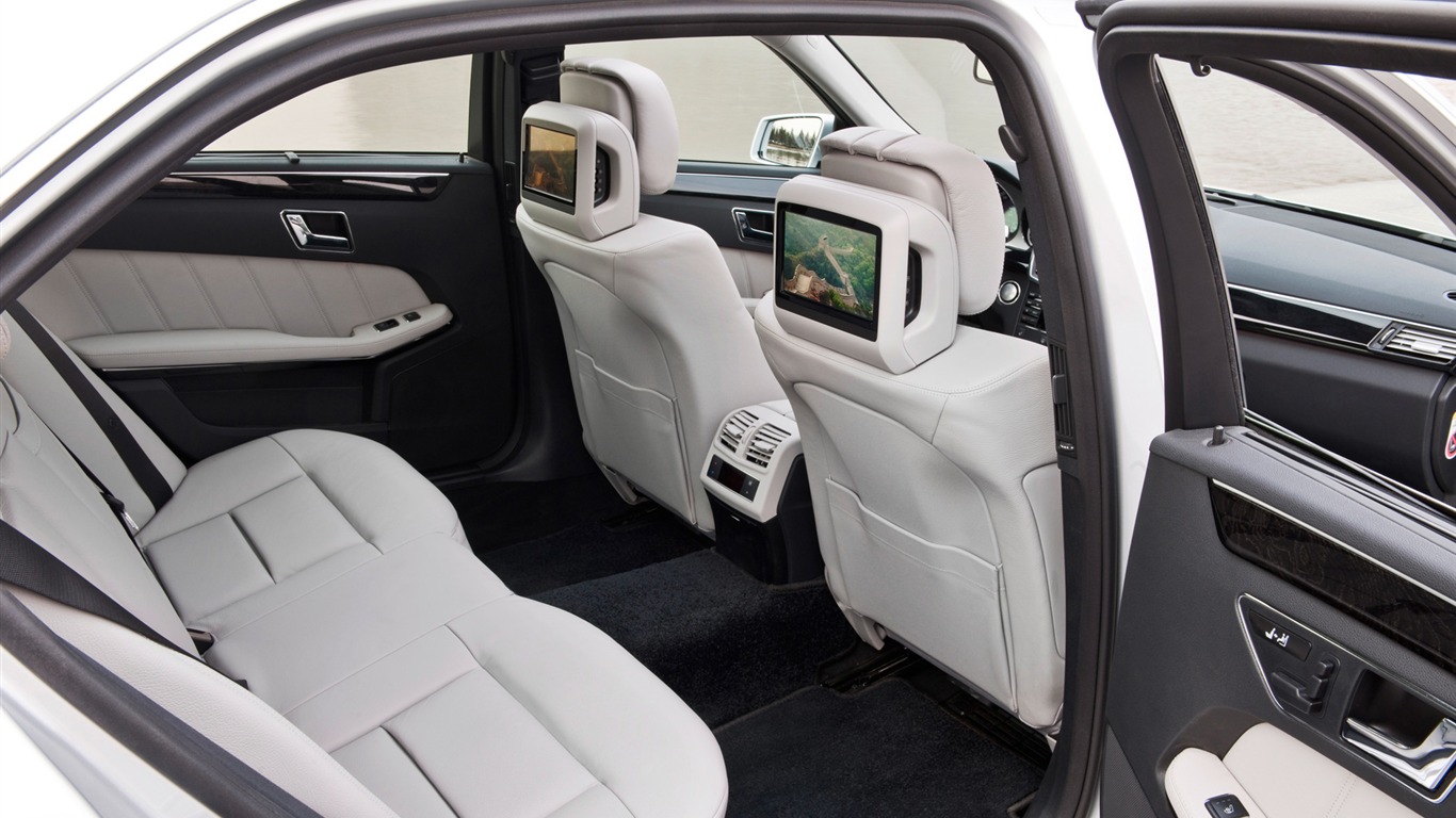 Mercedes-Benz E-Class Long Version - 2010 奔馳 #14 - 1366x768