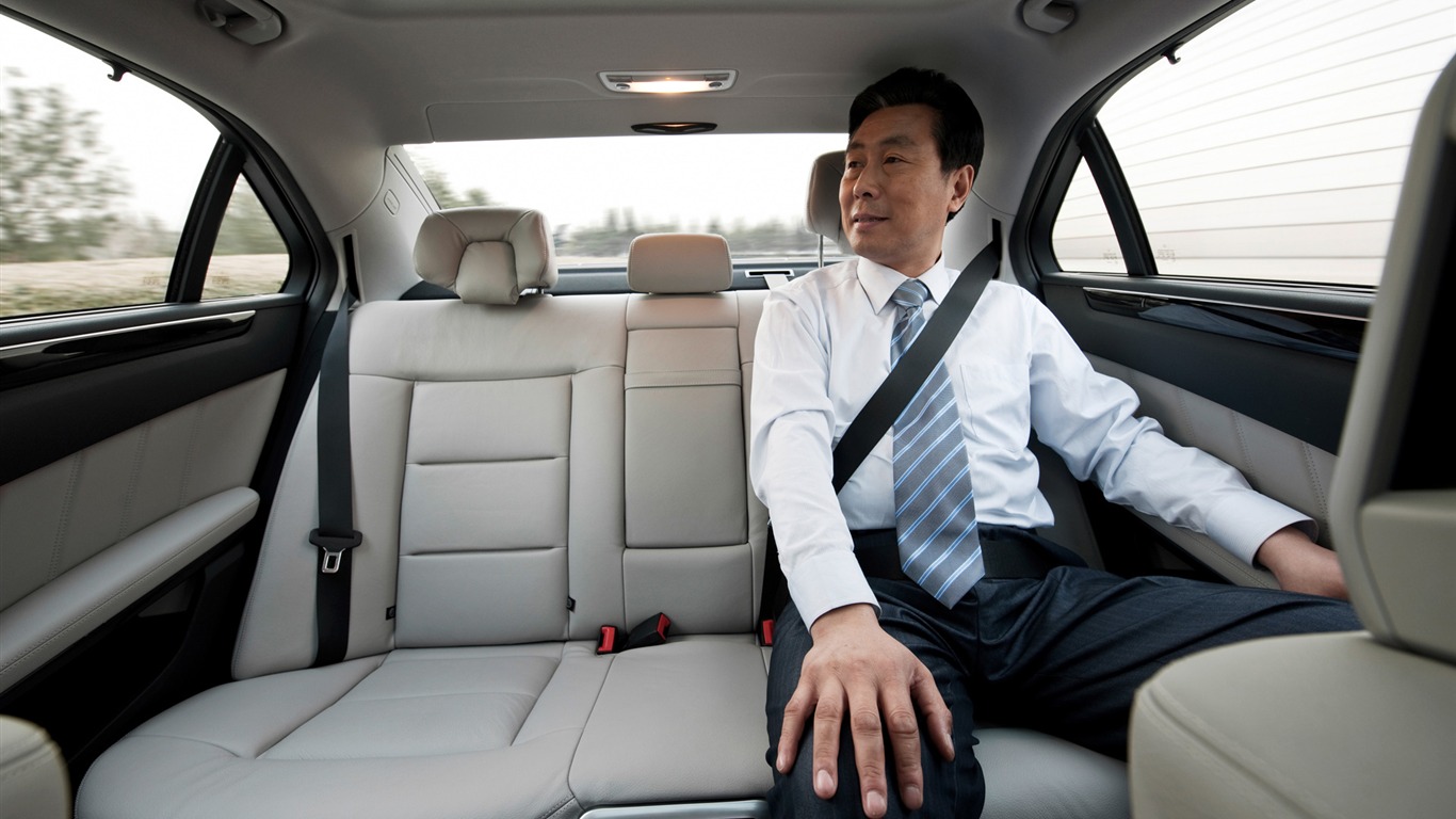 Mercedes-Benz E-Class Long Version - 2010 奔馳 #15 - 1366x768