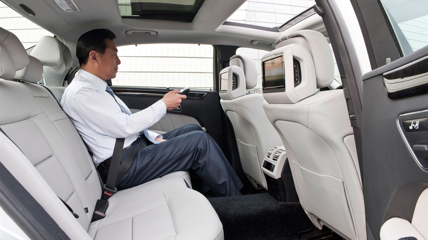 Mercedes-Benz E-Class Long Version - 2010 奔馳 #16 - 1366x768