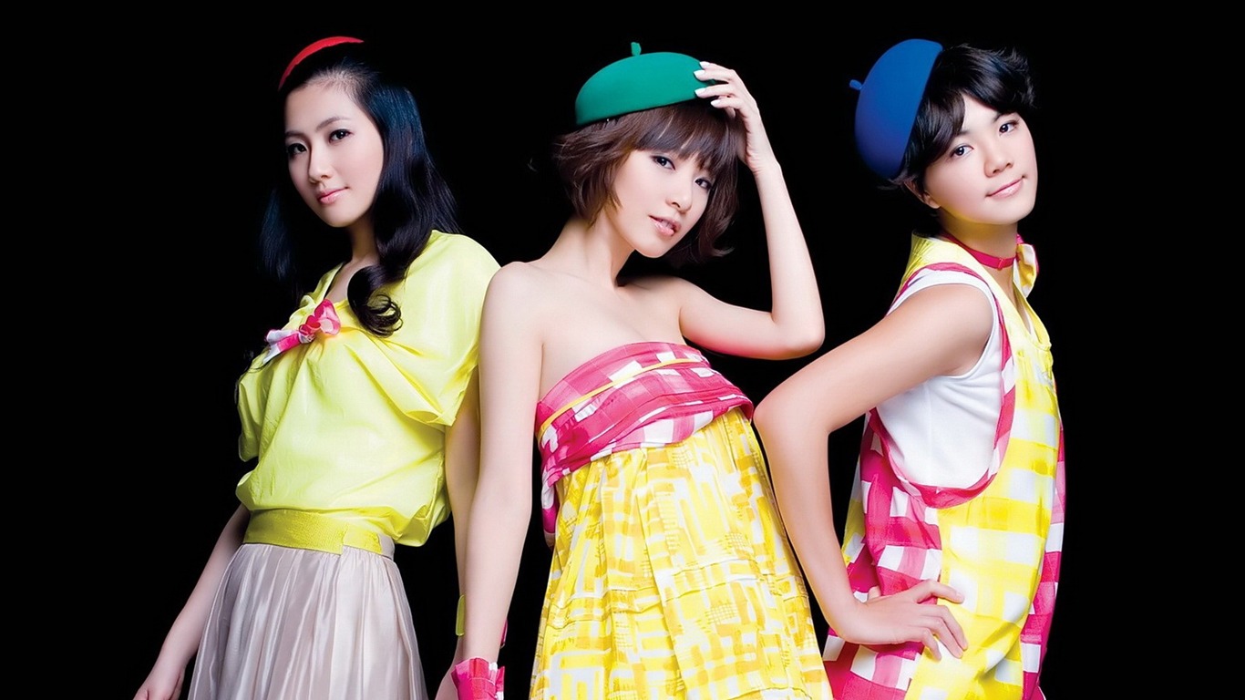 SHE 任家萱 Selina 田馥甄 Hebe 陳嘉樺 Ella #1 - 1366x768