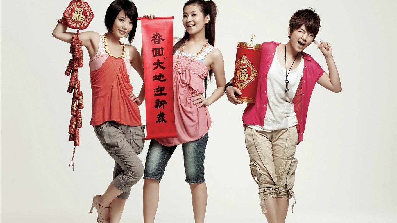 SHE 任家萱 Selina 田馥甄 Hebe 陳嘉樺 Ella #3 - 1366x768
