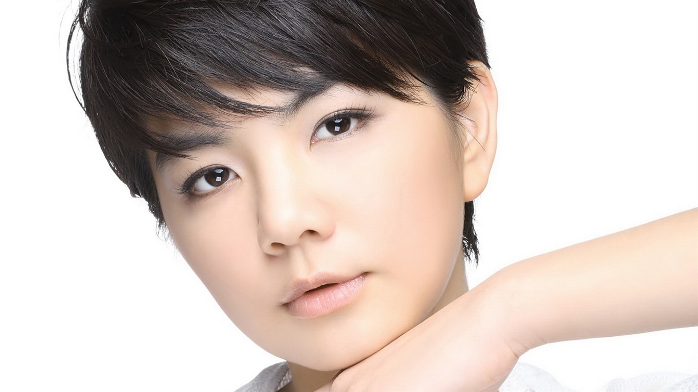 SHE 任家萱 Selina 田馥甄 Hebe 陳嘉樺 Ella #9 - 1366x768