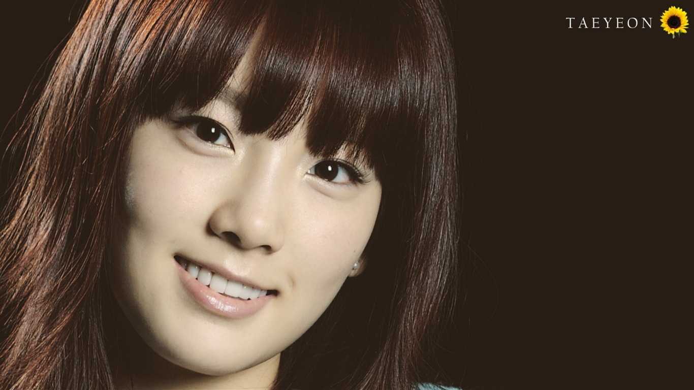 Kim Tae Yeon hermosos fondos de escritorio #8 - 1366x768