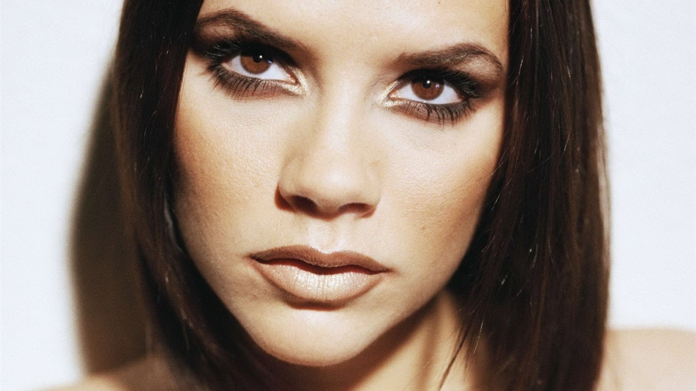 Victoria Beckham 維多利亞·貝克漢姆 美女壁紙 #15 - 1366x768