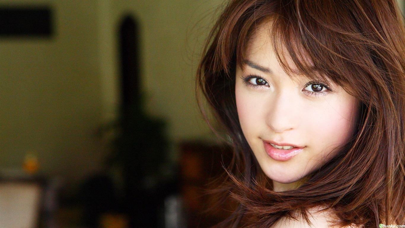 朝美恵香 美女壁紙 #4 - 1366x768