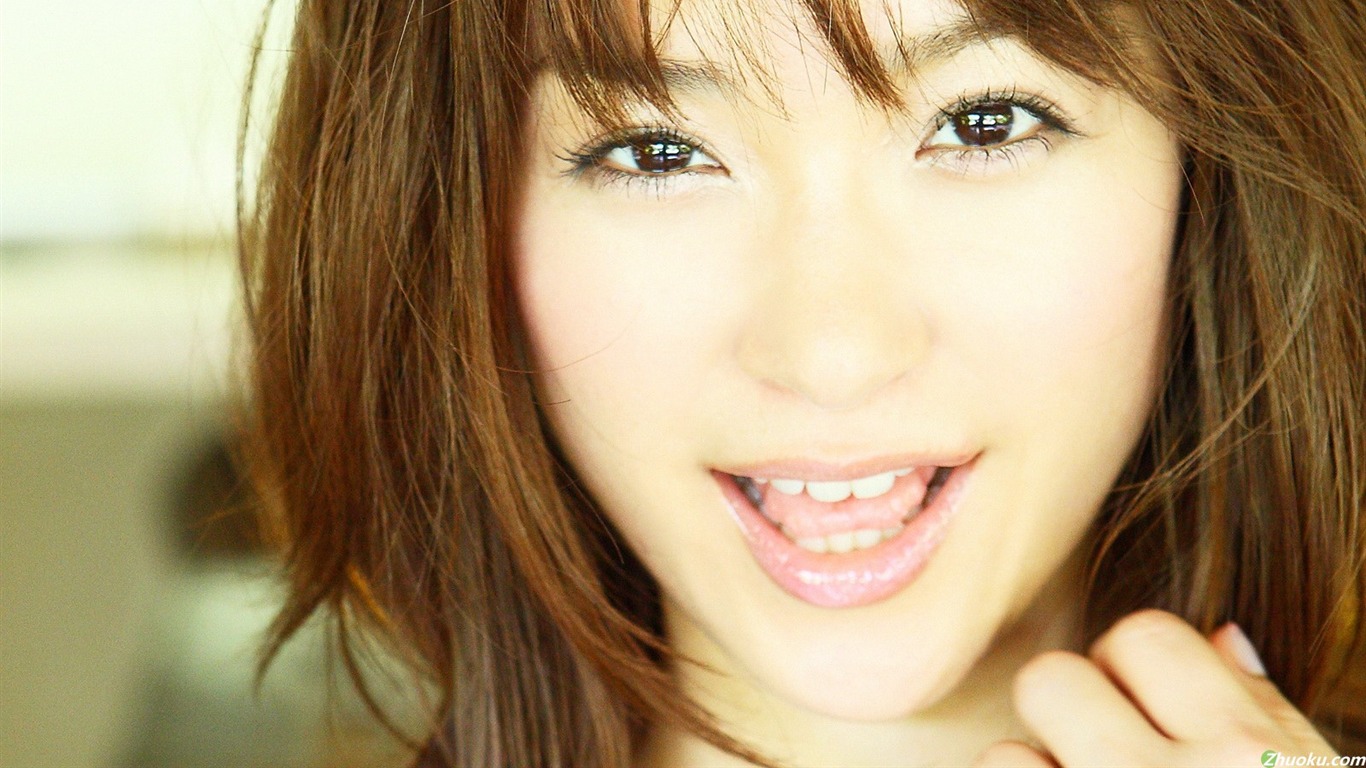 朝美恵香 美女壁紙 #7 - 1366x768
