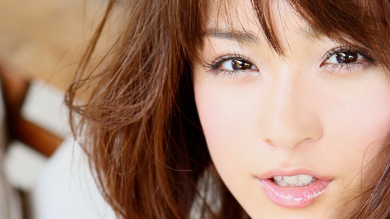 朝美恵香 美女壁紙 #9 - 1366x768