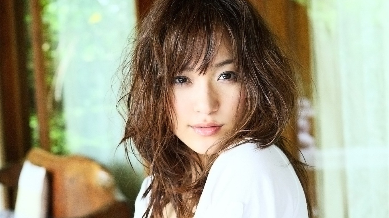 朝美恵香 美女壁紙 #10 - 1366x768