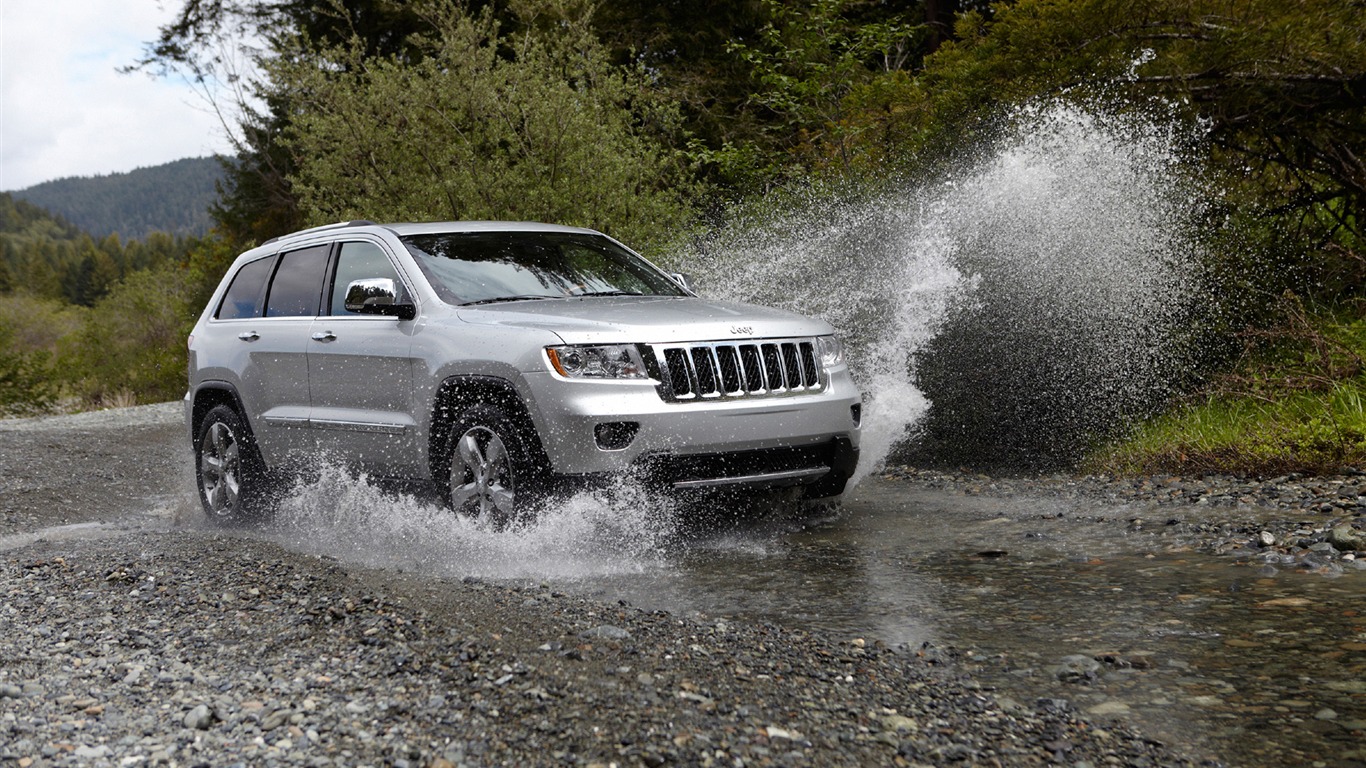 Jeep Grand Cherokee - 2011 HD wallpaper #10 - 1366x768