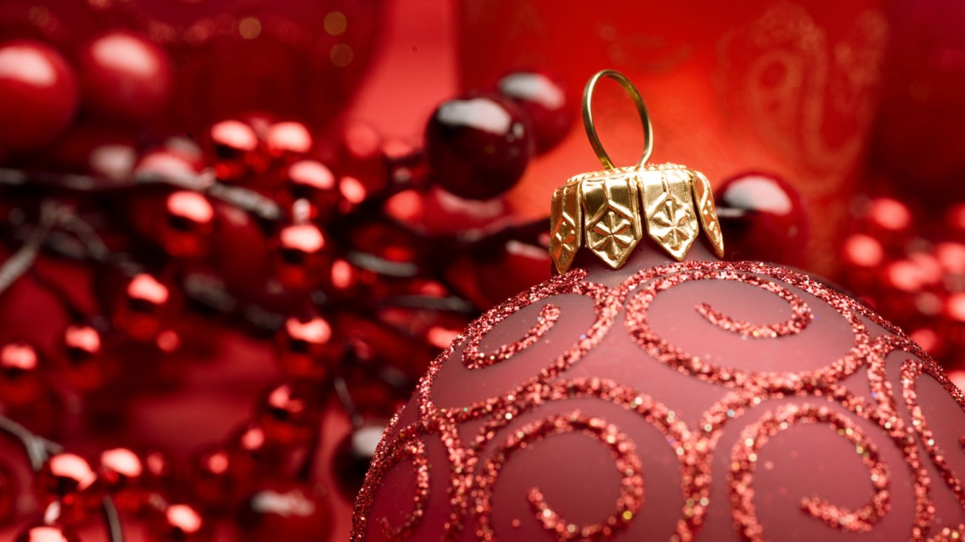 Christmas balls wallpaper (6) #9 - 1366x768