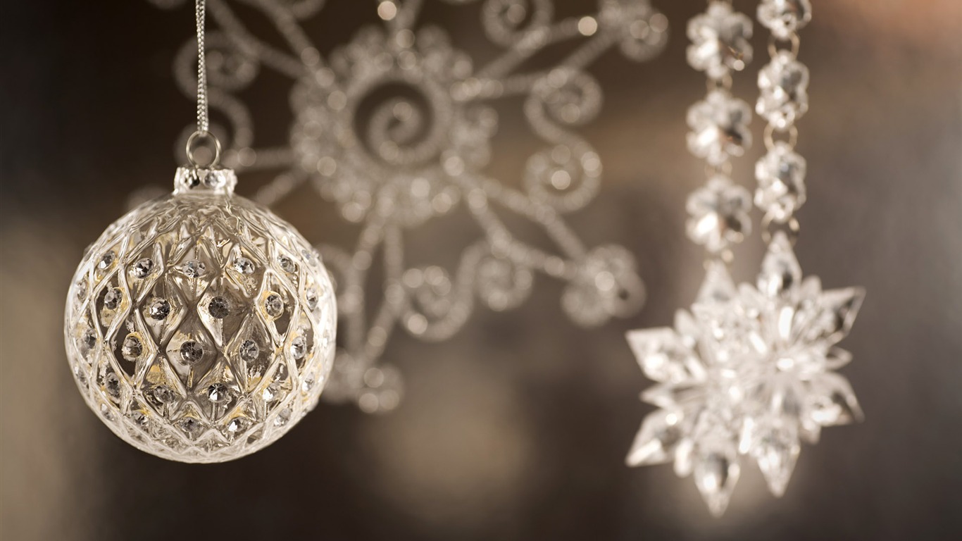 Christmas balls wallpaper (6) #12 - 1366x768