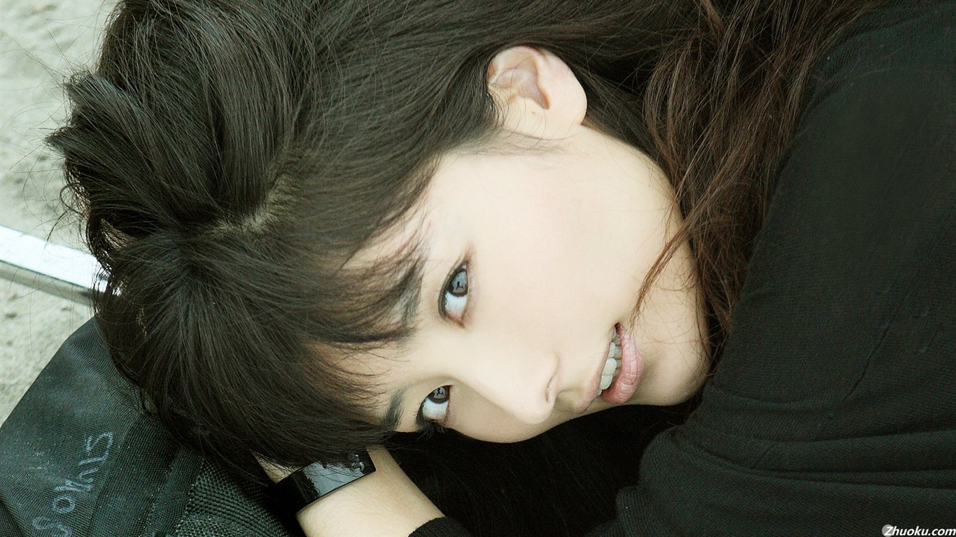 Harada Natsuki hermoso fondo de pantalla #3 - 1366x768