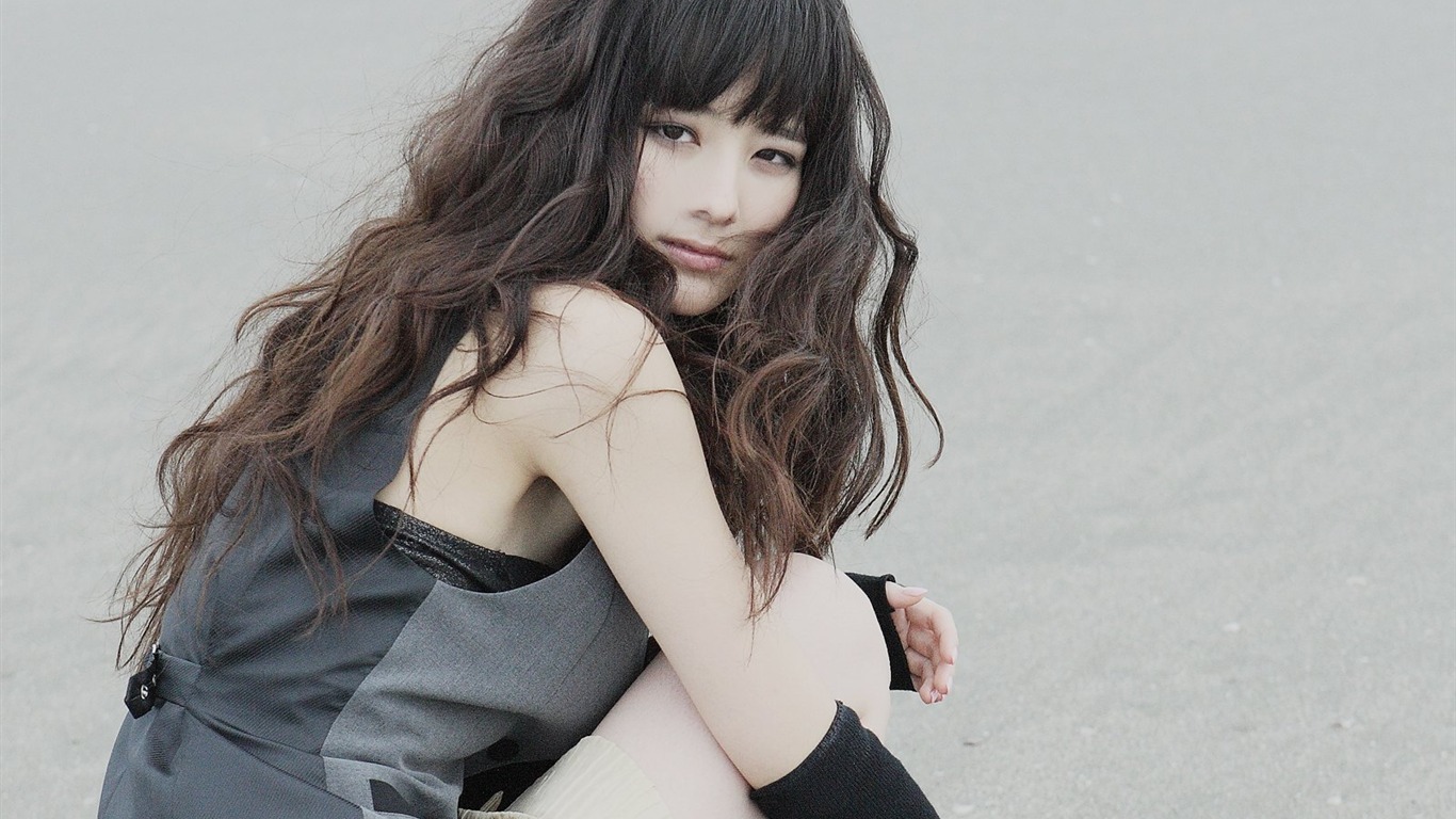 原田夏希 美女壁紙 #10 - 1366x768