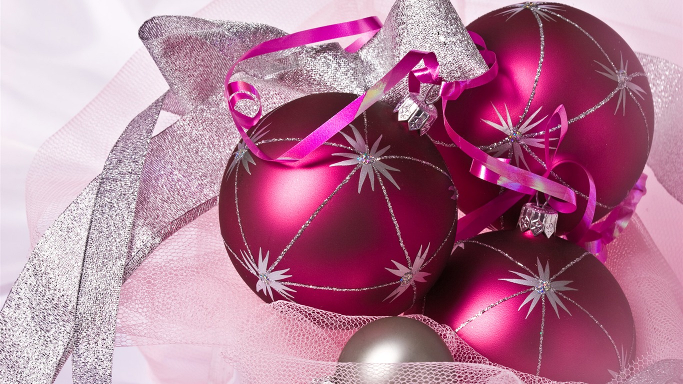 Christmas balls wallpaper (7) #2 - 1366x768