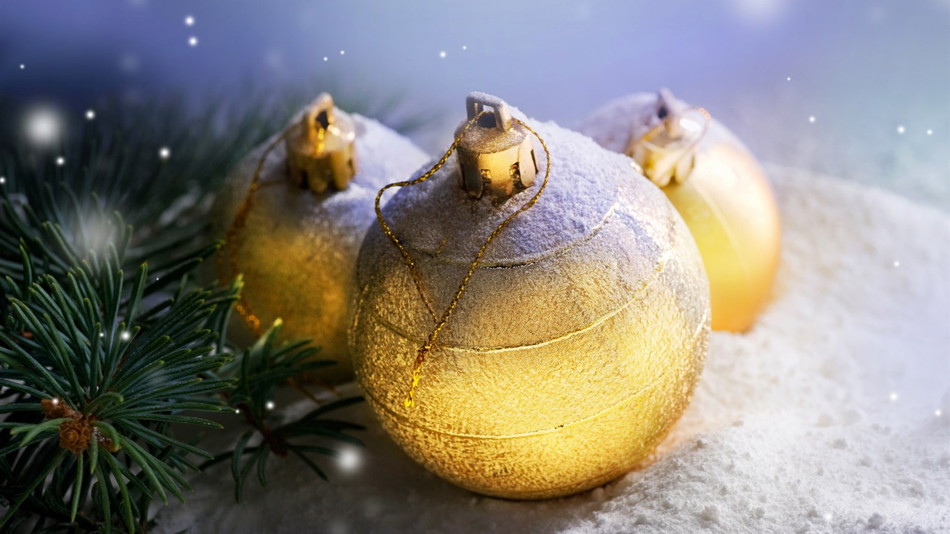 Christmas balls wallpaper (7) #11 - 1366x768