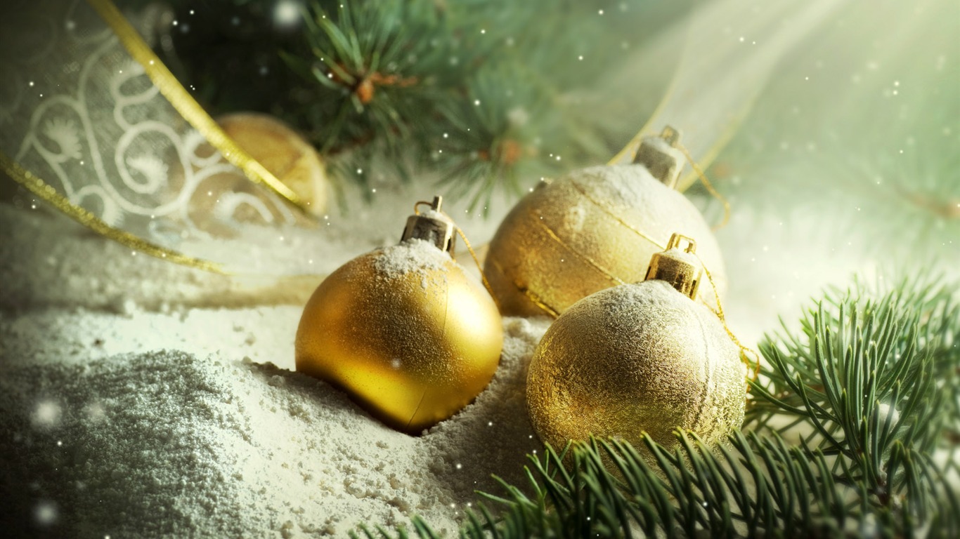 Christmas balls wallpaper (7) #12 - 1366x768