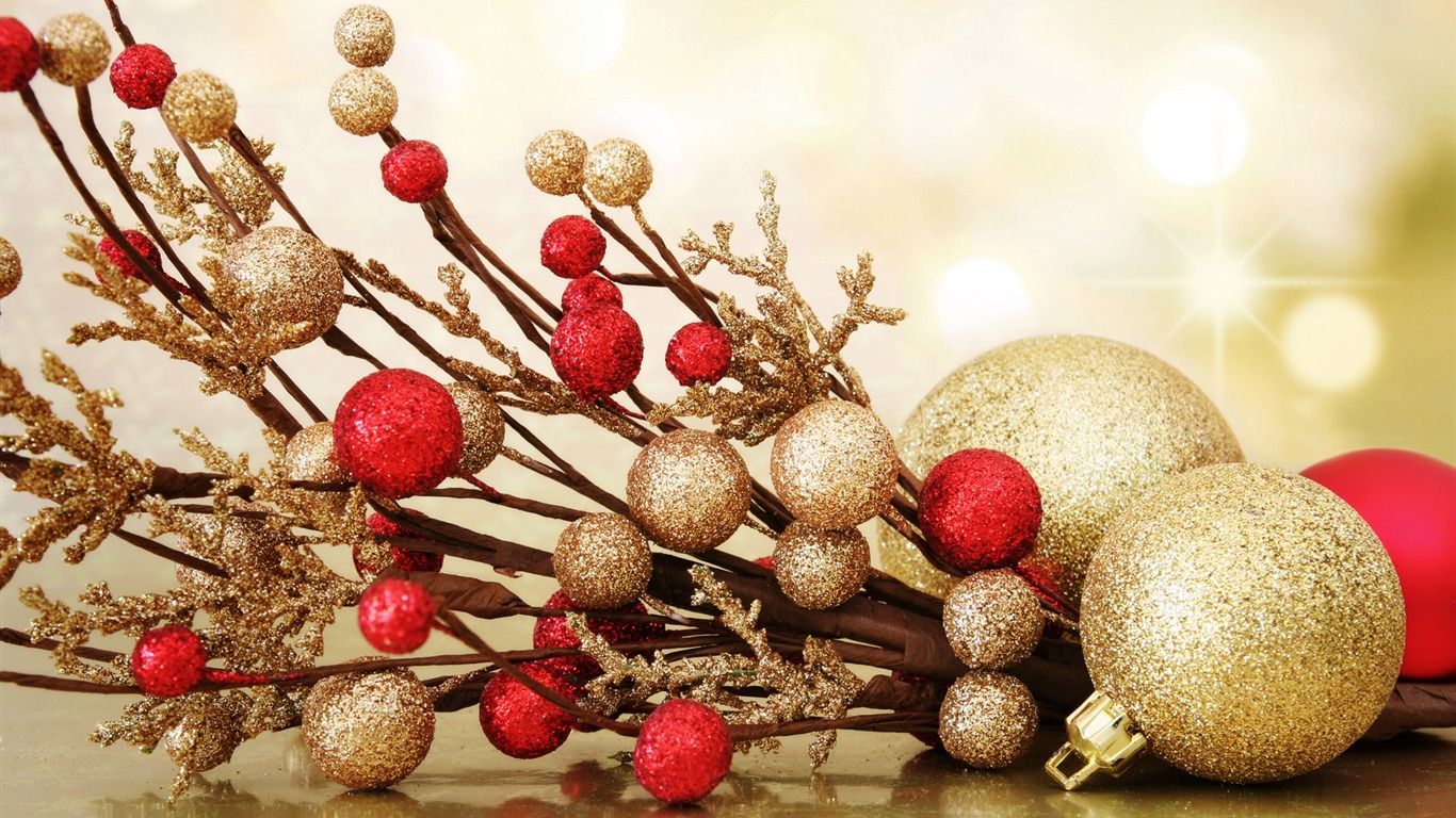 Christmas balls wallpaper (7) #19 - 1366x768