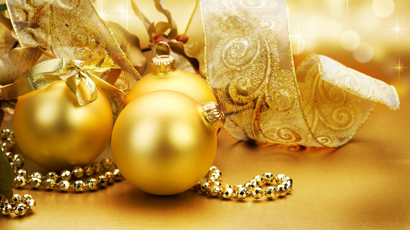 Christmas balls wallpaper (8) #1 - 1366x768