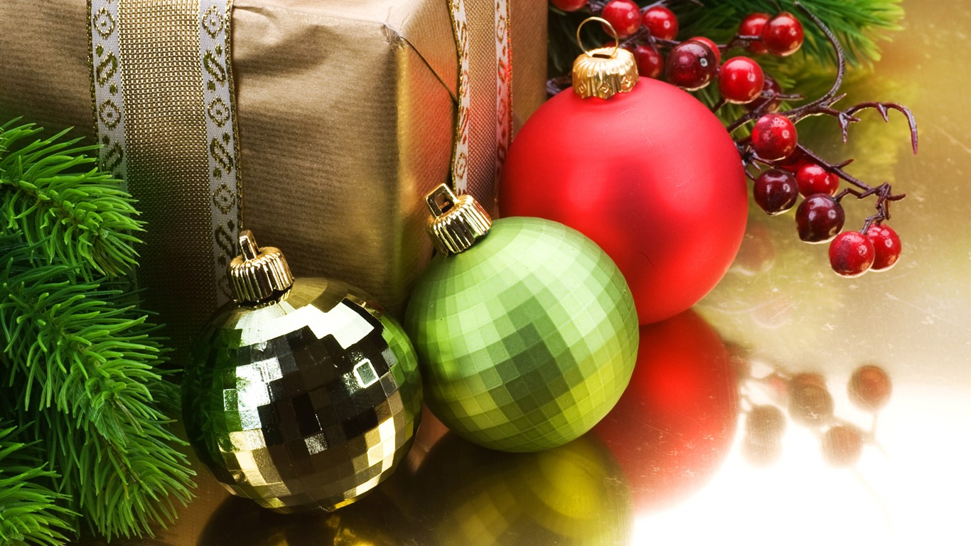 Christmas balls wallpaper (8) #2 - 1366x768