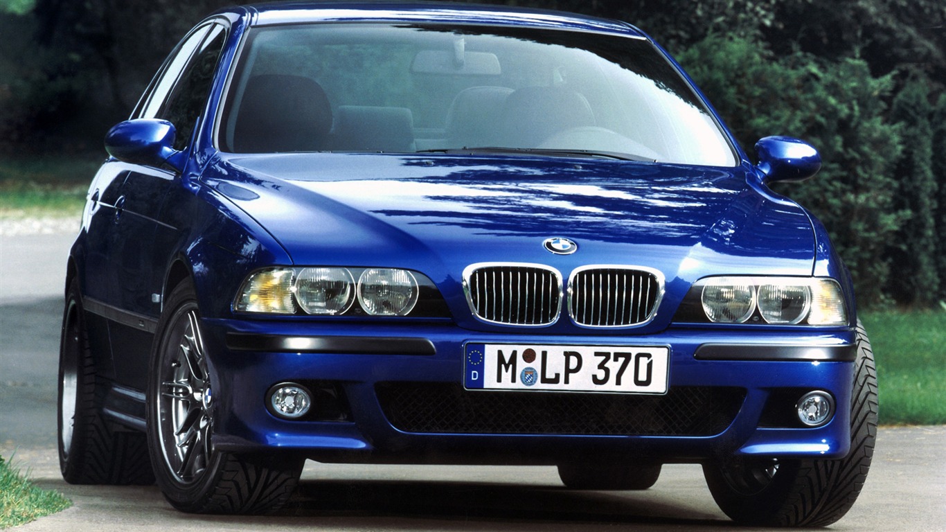 BMW M5 E39 HD wallpaper #1 - 1366x768