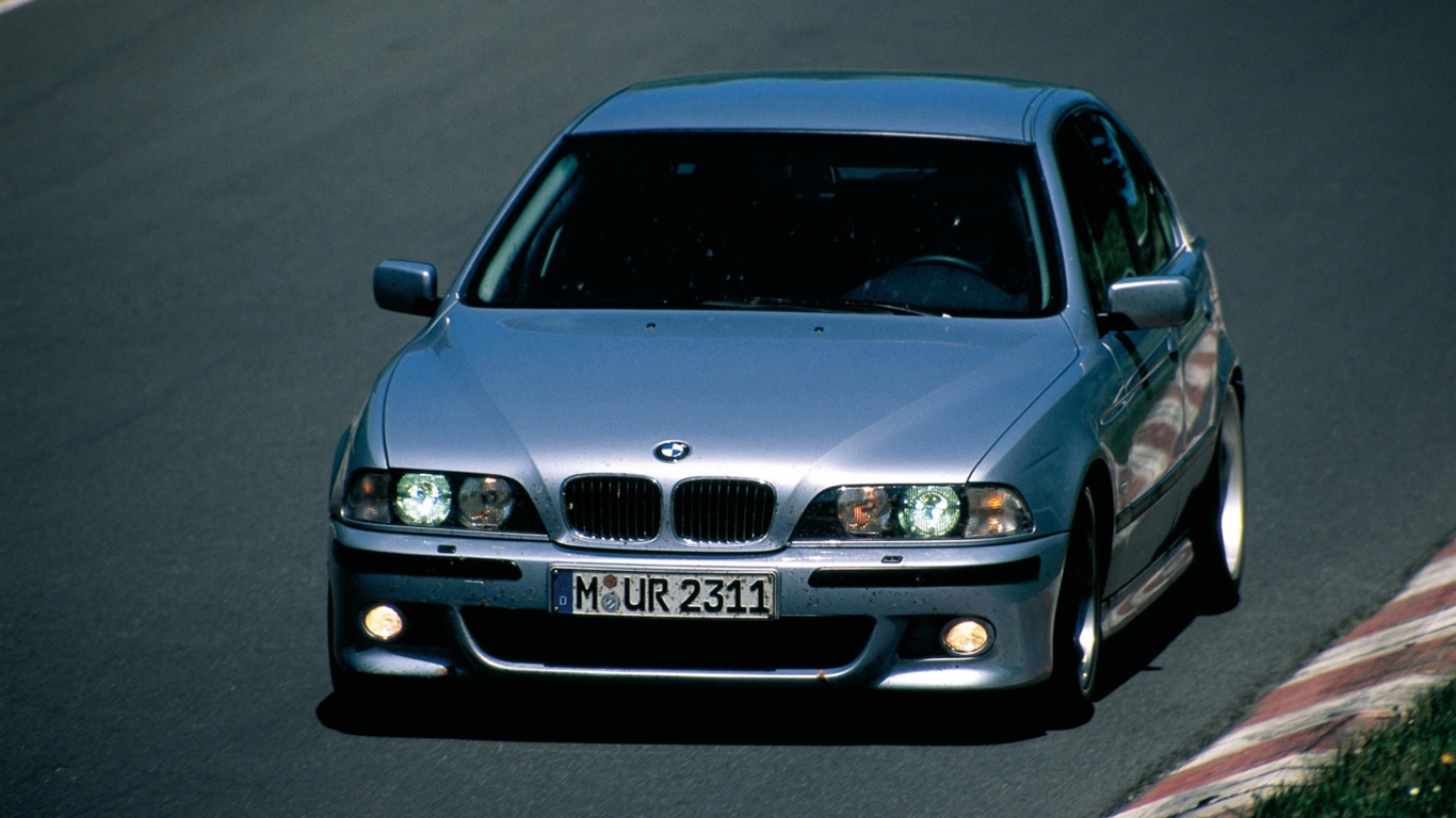 BMW M5 E39 HD wallpaper #2 - 1366x768