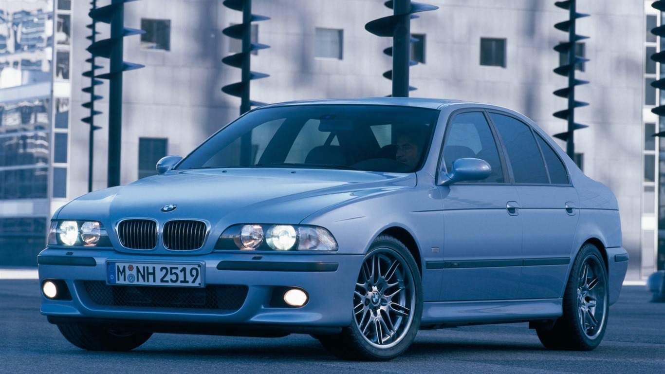 BMW M5 E39 HD wallpaper #3 - 1366x768